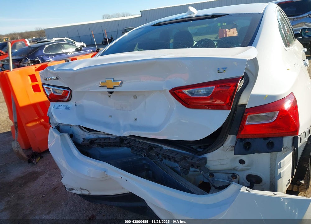 2018 CHEVROLET MALIBU LT VIN: 1G1ZD5ST5JF263432