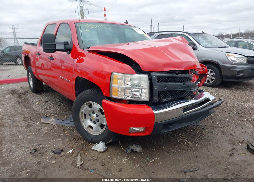 2011 CHEVROLET SILVERADO 1500 LT VIN: 3GCUKSE24BG312788