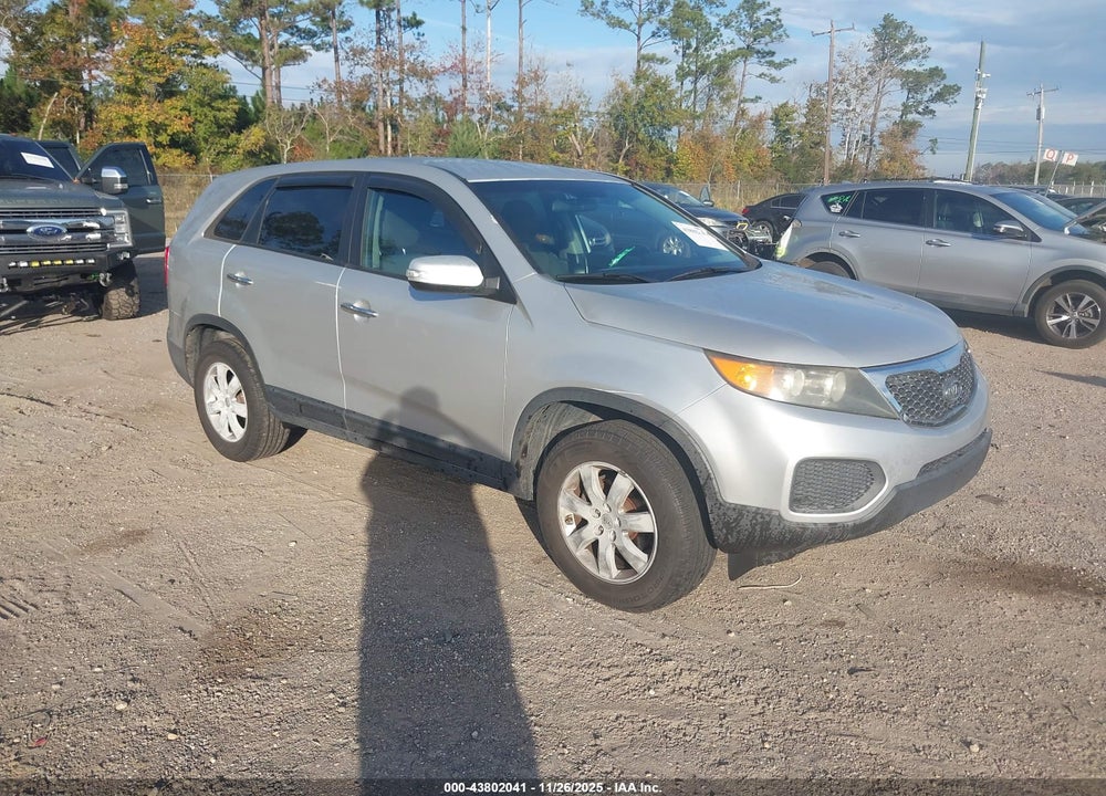 2011 KIA SORENTO LX VIN: 5XYKT3A14BG021682