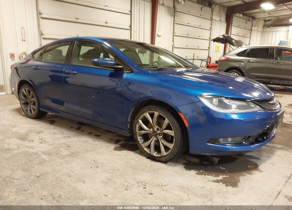2015 CHRYSLER 200 S VIN: 1C3CCCBG8FN580887