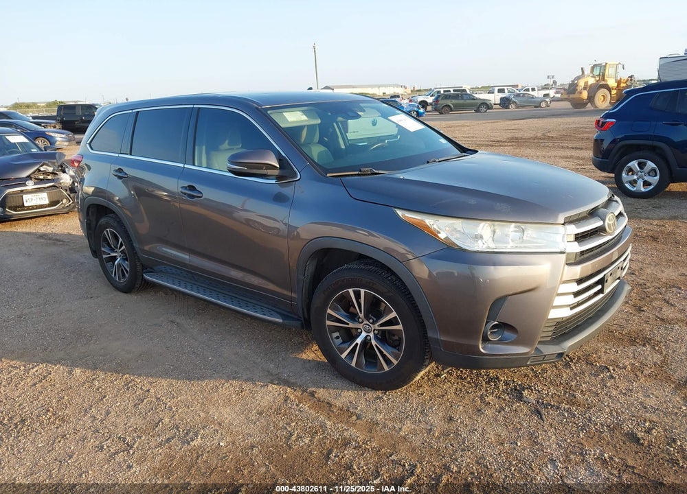 2017 TOYOTA HIGHLANDER LE VIN: 5TDZARFH9HS028118