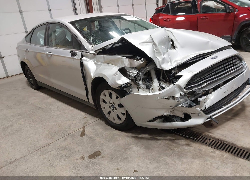 2014 FORD FUSION S VIN: 3FA6P0G77ER122022