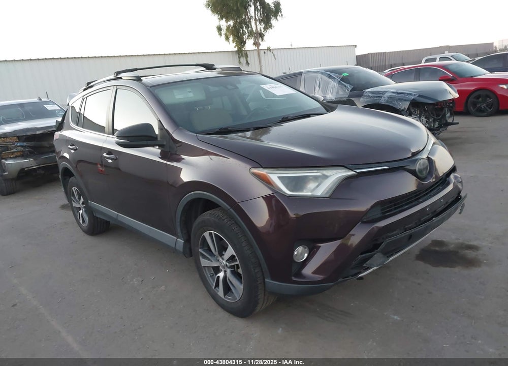 2018 TOYOTA RAV4 XLE VIN: 2T3WFREV6JW463808