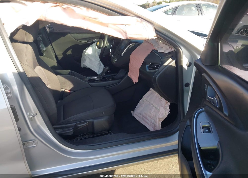 2018 CHEVROLET MALIBU LT VIN: 1G1ZD5ST9JF197385