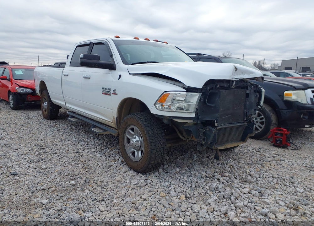 2016 RAM 2500 SLT VIN: 3C6UR5JL4GG212992