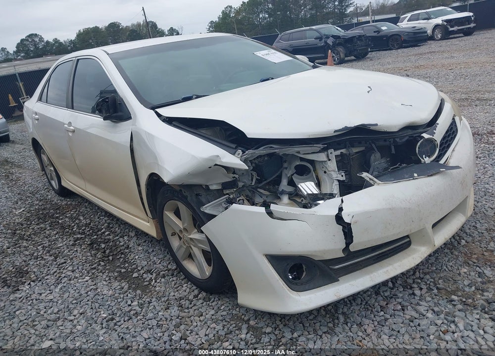 2014 TOYOTA CAMRY SE VIN: 4T1BF1FK8EU465742