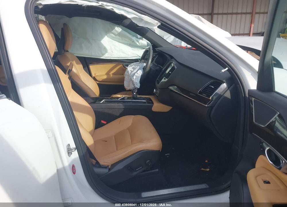 2018 VOLVO XC90 T6 MOMENTUM VIN: YV4A22PK2J1379884