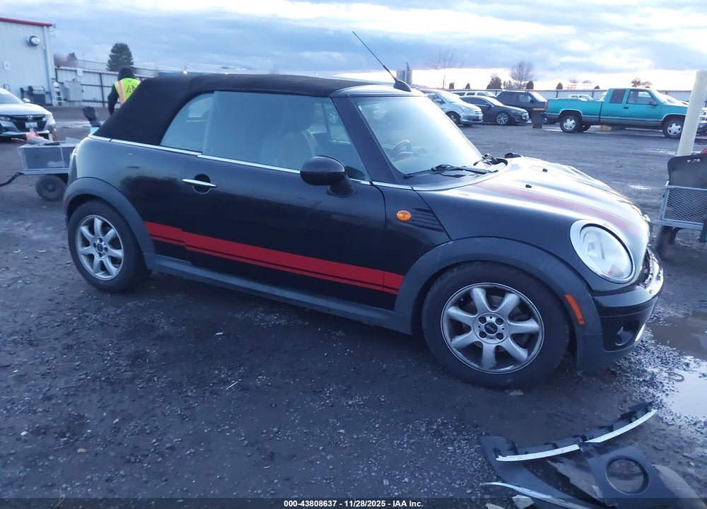 2010 MINI COOPER VIN: WMWMR3C58ATU98557