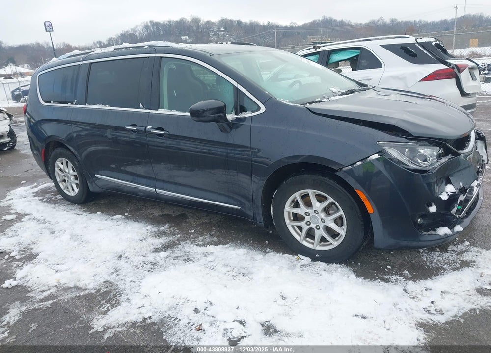 2020 CHRYSLER PACIFICA TOURING L VIN: 2C4RC1BG0LR139165