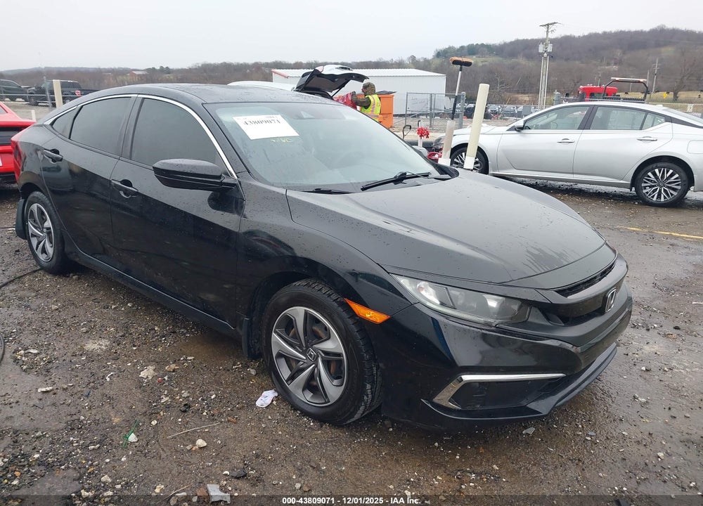 2019 HONDA CIVIC LX VIN: 19XFC2F64KE026197