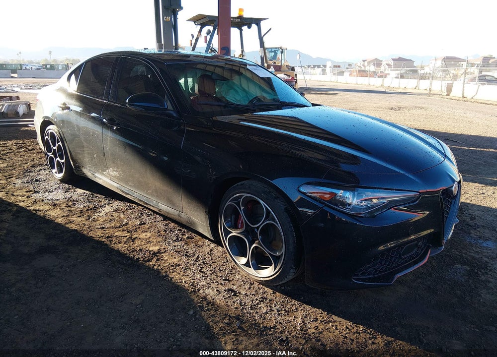 2022 ALFA ROMEO GIULIA VELOCE TI RWD VIN: ZARFAMBN3N7660111
