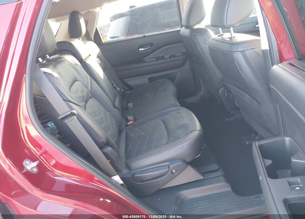 2023 NISSAN PATHFINDER PLATINUM 4WD VIN: 5N1DR3DJ3PC272204