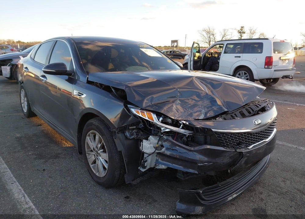 2017 KIA OPTIMA LX VIN: 5XXGT4L38HG136356