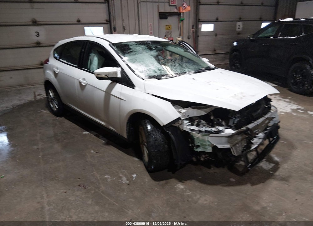 2016 FORD FOCUS SE VIN: 1FADP3K21GL328992