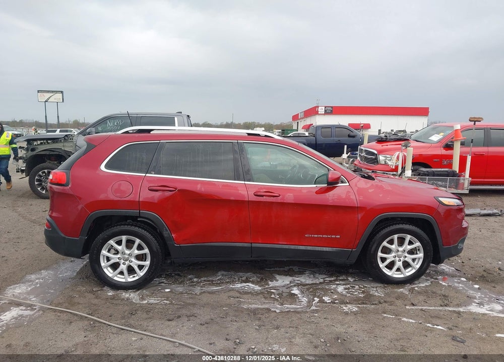 2017 JEEP CHEROKEE LATITUDE FWD VIN: 1C4PJLCB5HW640627