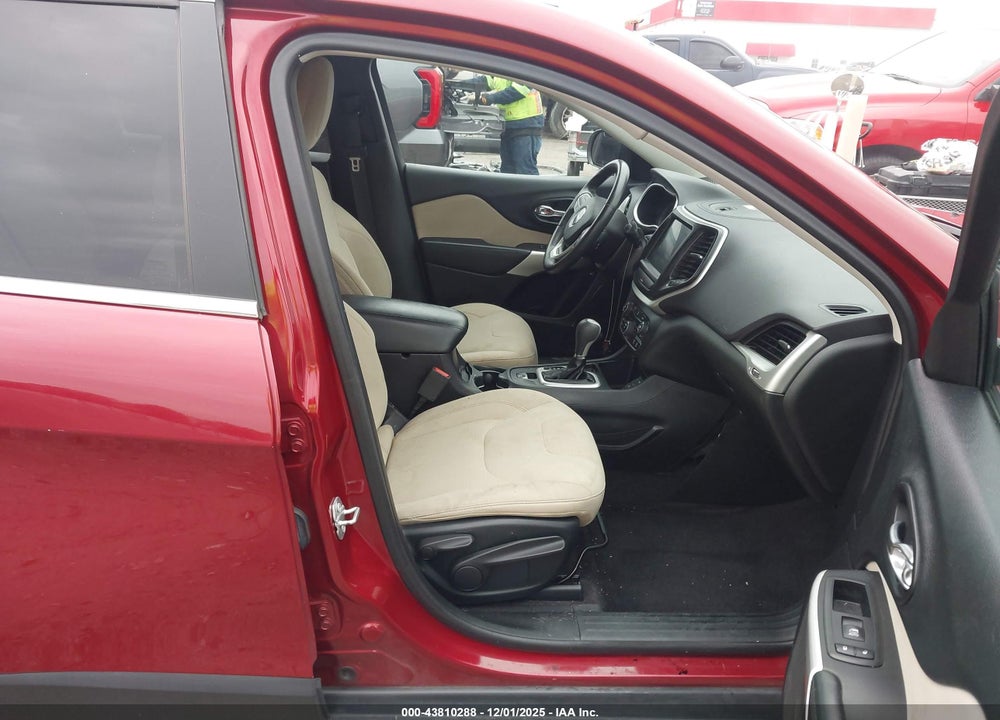 2017 JEEP CHEROKEE LATITUDE FWD VIN: 1C4PJLCB5HW640627