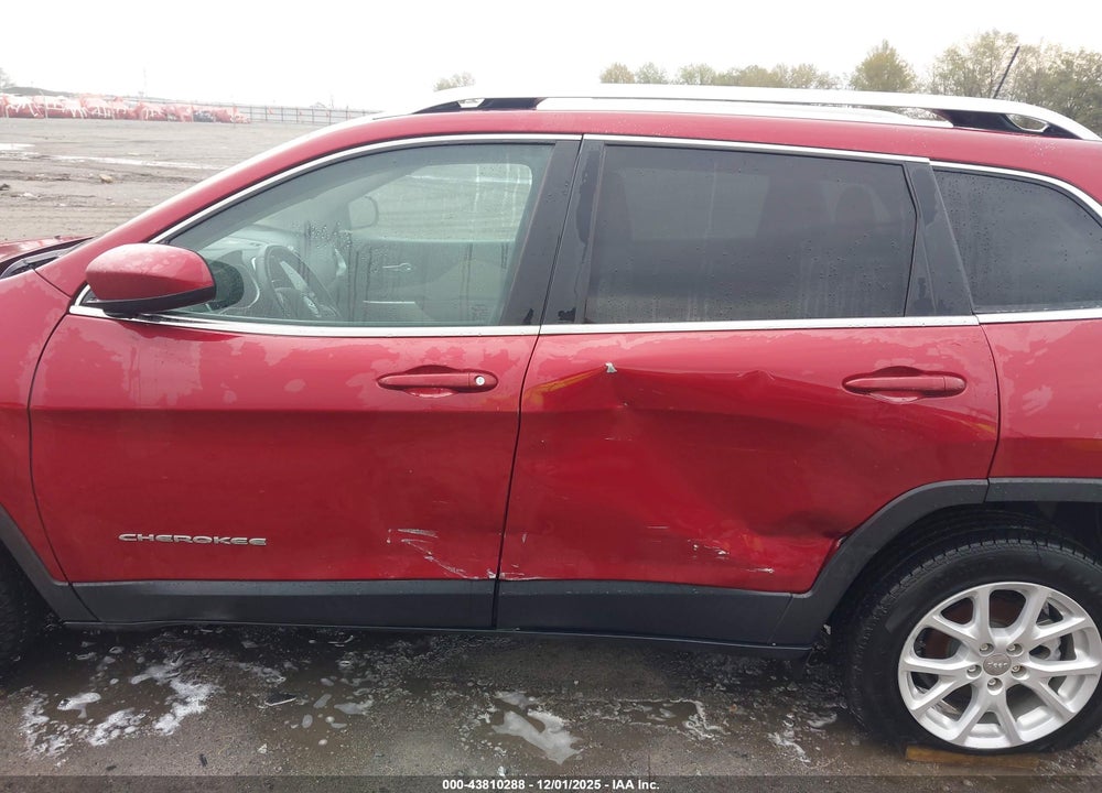 2017 JEEP CHEROKEE LATITUDE FWD VIN: 1C4PJLCB5HW640627