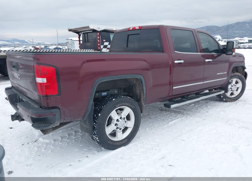 2016 GMC SIERRA 2500HD DENALI VIN: 1GT12UEG9GF300364