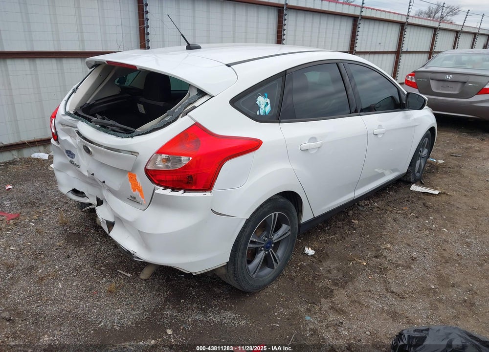 2014 FORD FOCUS SE VIN: 1FADP3K2XEL419885