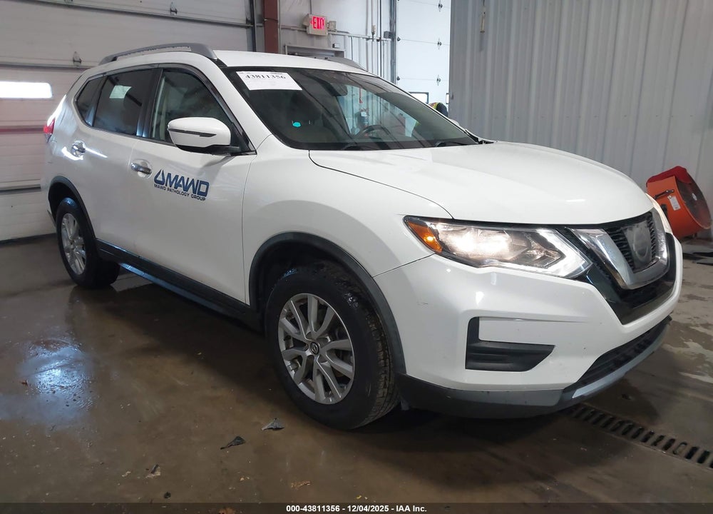 2017 NISSAN ROGUE SV VIN: KNMAT2MV5HP599154