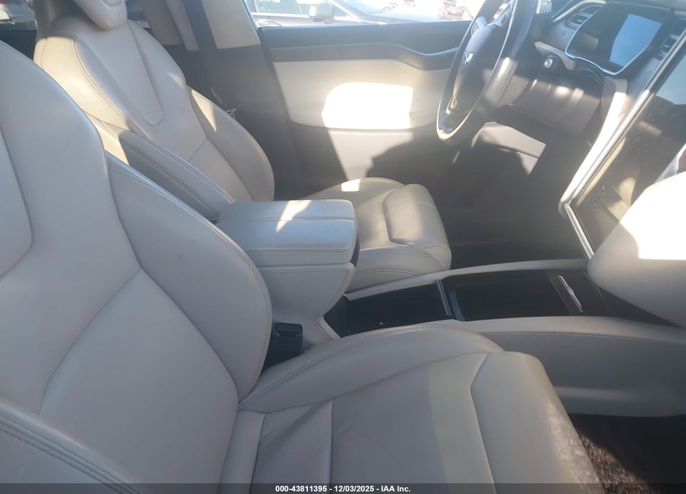 2017 TESLA MODEL X P100D VIN: 5YJXCBE48HF061283