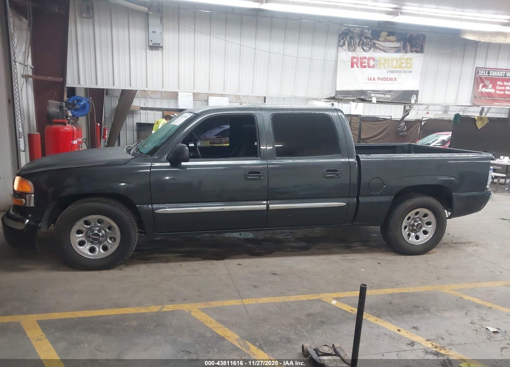 2005 GMC SIERRA 1500 SLE VIN: 2GTEC13T851365286