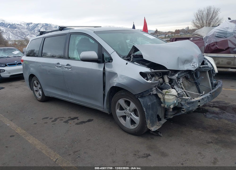 2011 TOYOTA SIENNA LE V6 VIN: 5TDKK3DC1BS081325
