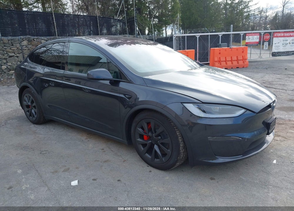 2025 TESLA MODEL X PLAID VIN: 7SAXCBE64SF470022