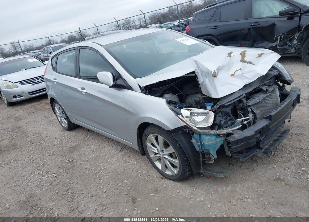 2013 HYUNDAI ACCENT SE VIN: KMHCU5AEXDU093158