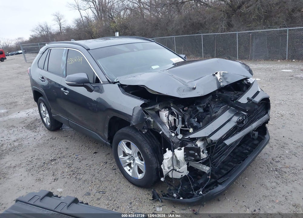 2021 TOYOTA RAV4 XLE VIN: 2T3W1RFV4MC103407