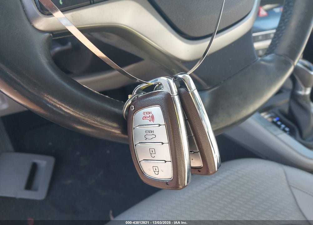 2017 HYUNDAI ELANTRA LIMITED VIN: KMHD84LF6HU162832
