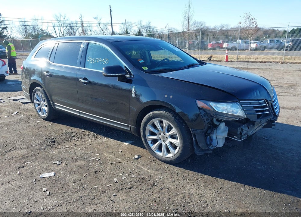 2019 LINCOLN MKT STANDARD VIN: 2LMHJ5AT0KBL00256