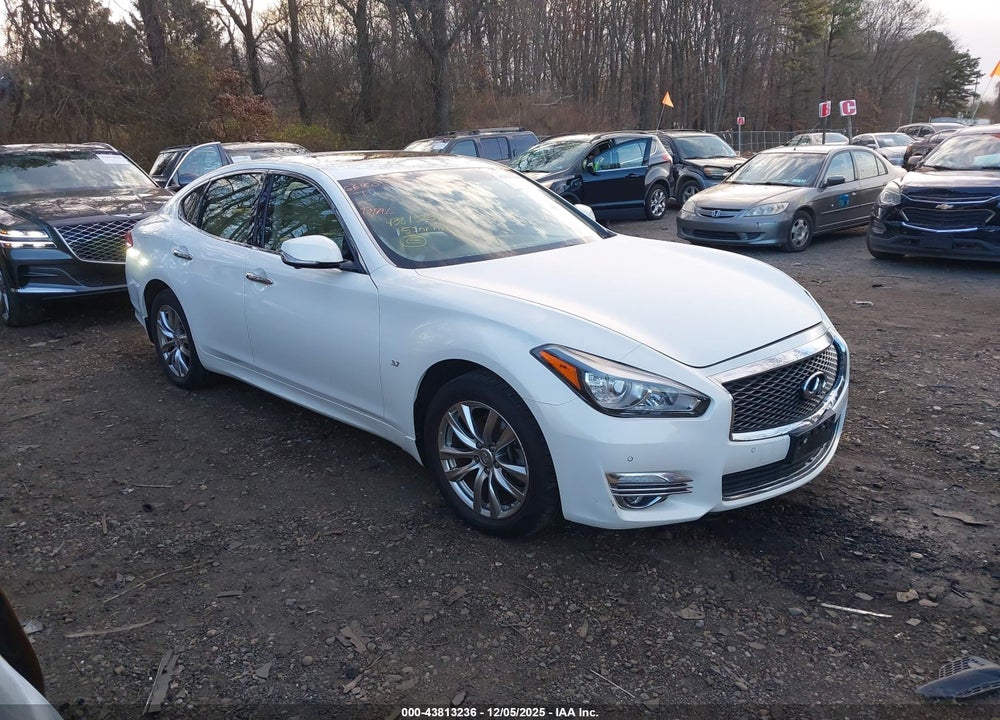 2015 INFINITI Q70 3.7X VIN: JN1BY1AR0FM561923