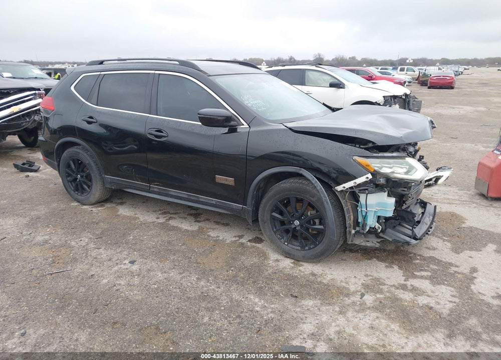 2017 NISSAN ROGUE SV VIN: 5N1AT2MT5HC757073