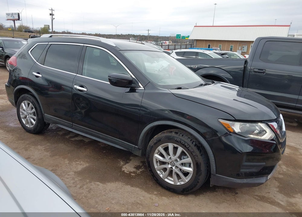 2018 NISSAN ROGUE SV VIN: KNMAT2MV7JP548633