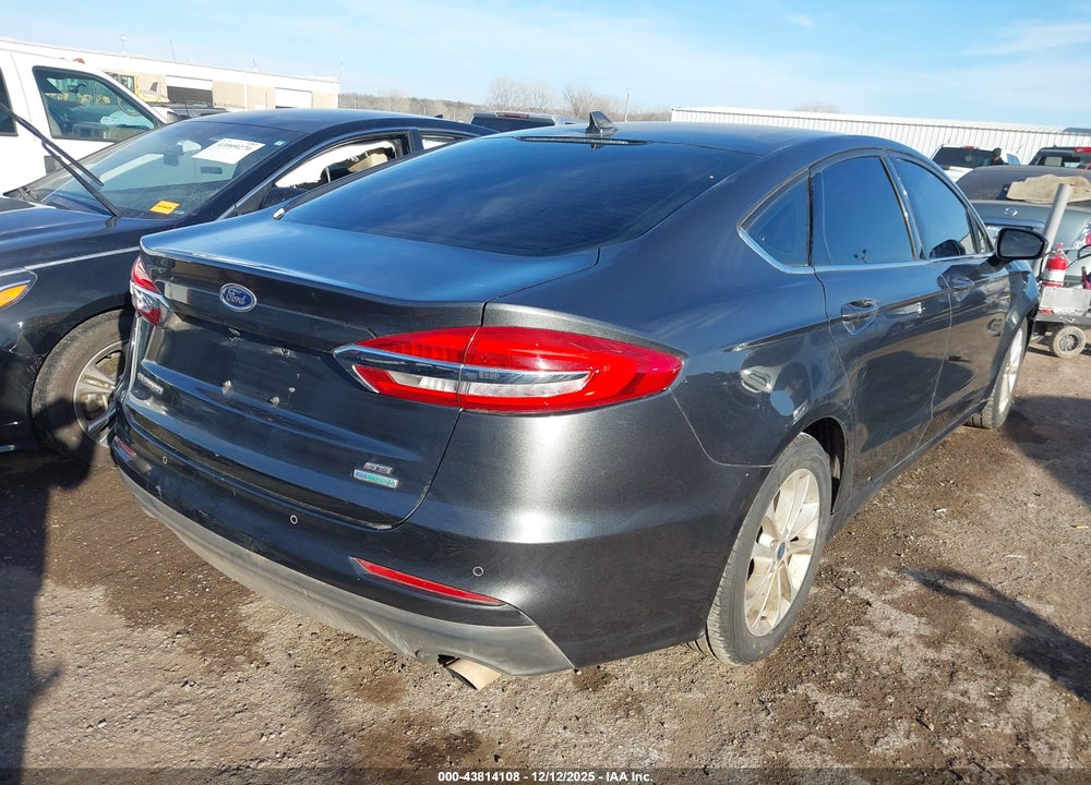 2019 FORD FUSION SE VIN: 3FA6P0HD7KR135238