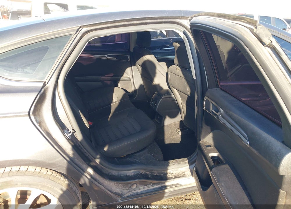 2019 FORD FUSION SE VIN: 3FA6P0HD7KR135238