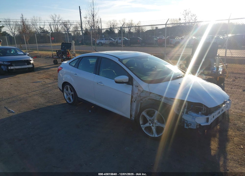 2014 FORD FOCUS TITANIUM VIN: 1FADP3J2XEL115733