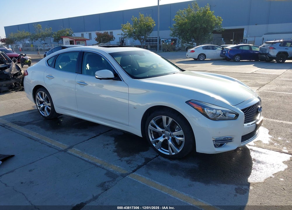 2015 INFINITI Q70 3.7 VIN: JN1BY1AP2FM540828