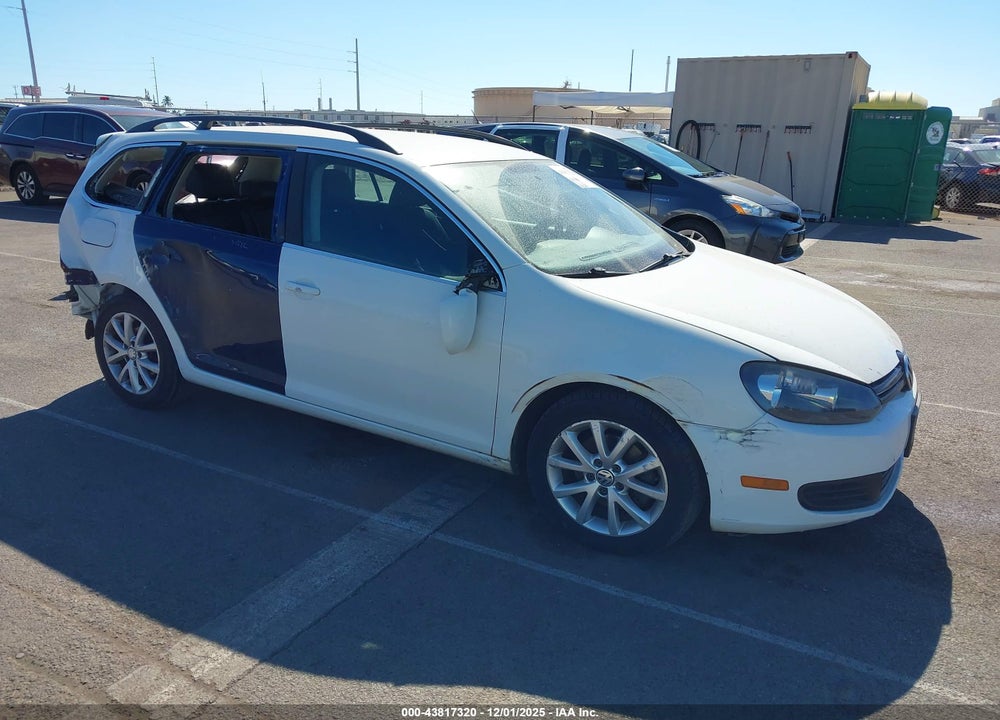 2014 VOLKSWAGEN JETTA SPORTWAGEN 2.5L SE VIN: 3VWPP7AJ3EM617405