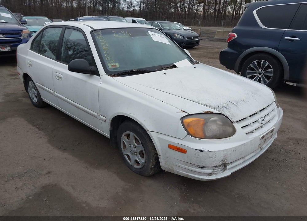 2005 HYUNDAI ACCENT GLS VIN: KMHCG45C75U660552