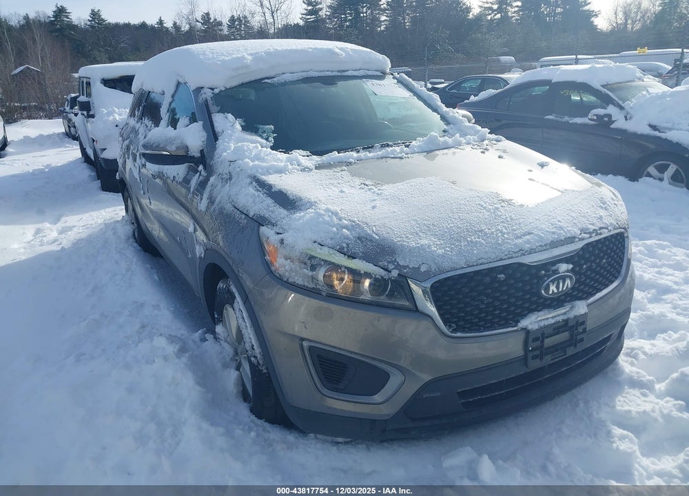 2016 KIA SORENTO 2.4L LX VIN: 5XYPGDA32GG053989
