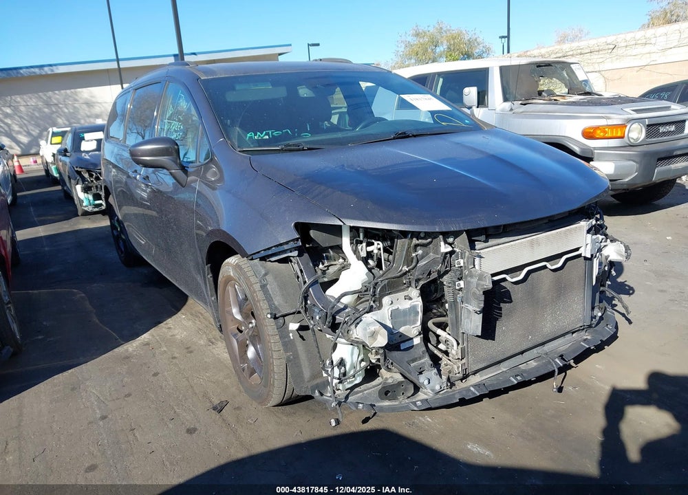 2020 CHRYSLER PACIFICA TOURING L PLUS VIN: 2C4RC1EG9LR210049