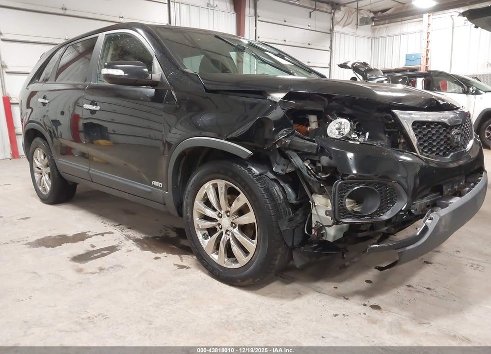 2011 KIA SORENTO EX VIN: 5XYKUCA13BG025395