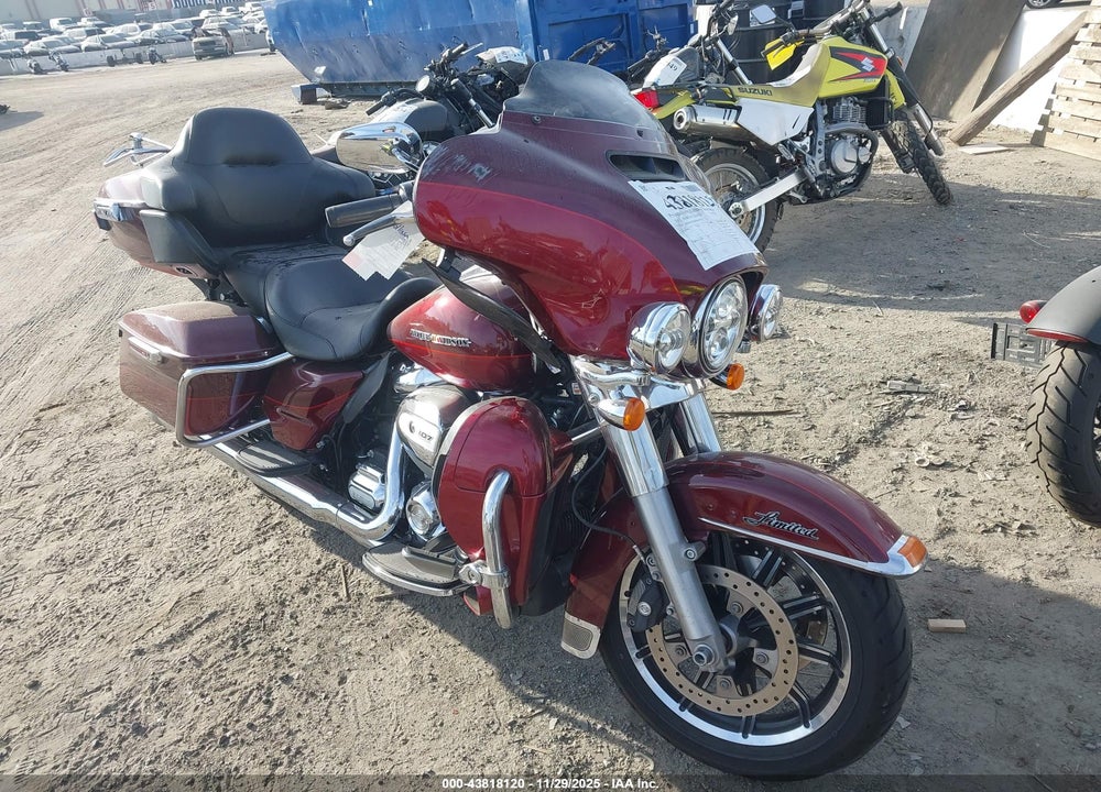 2017 HARLEY-DAVIDSON FLHTK ULTRA LIMITED VIN: 1HD1KED38HB642013