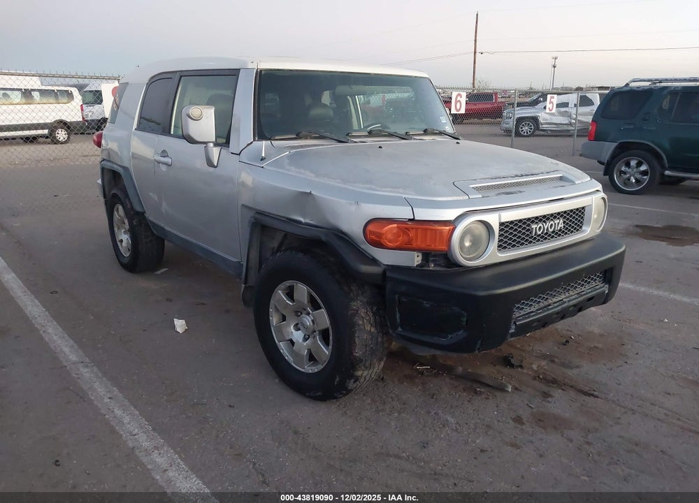 2007 TOYOTA FJ CRUISER VIN: JTEZU11FX70018712