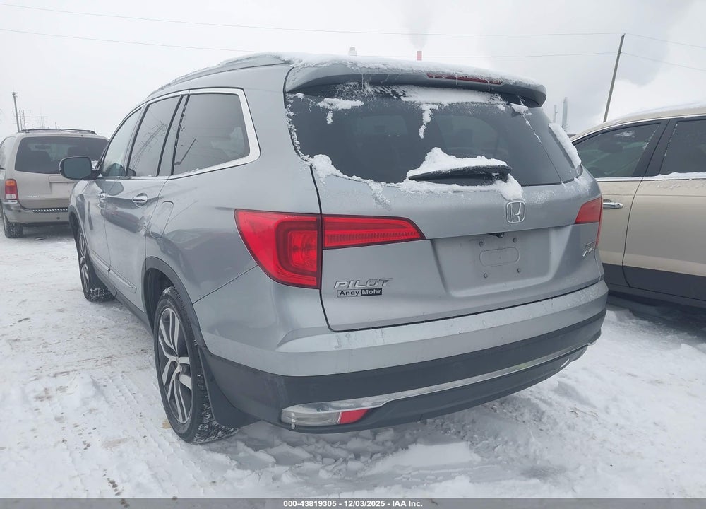 2017 HONDA PILOT TOURING VIN: 5FNYF6H90HB035285