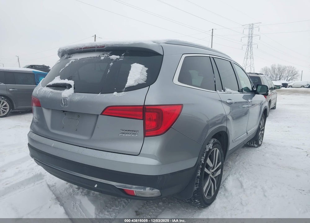 2017 HONDA PILOT TOURING VIN: 5FNYF6H90HB035285