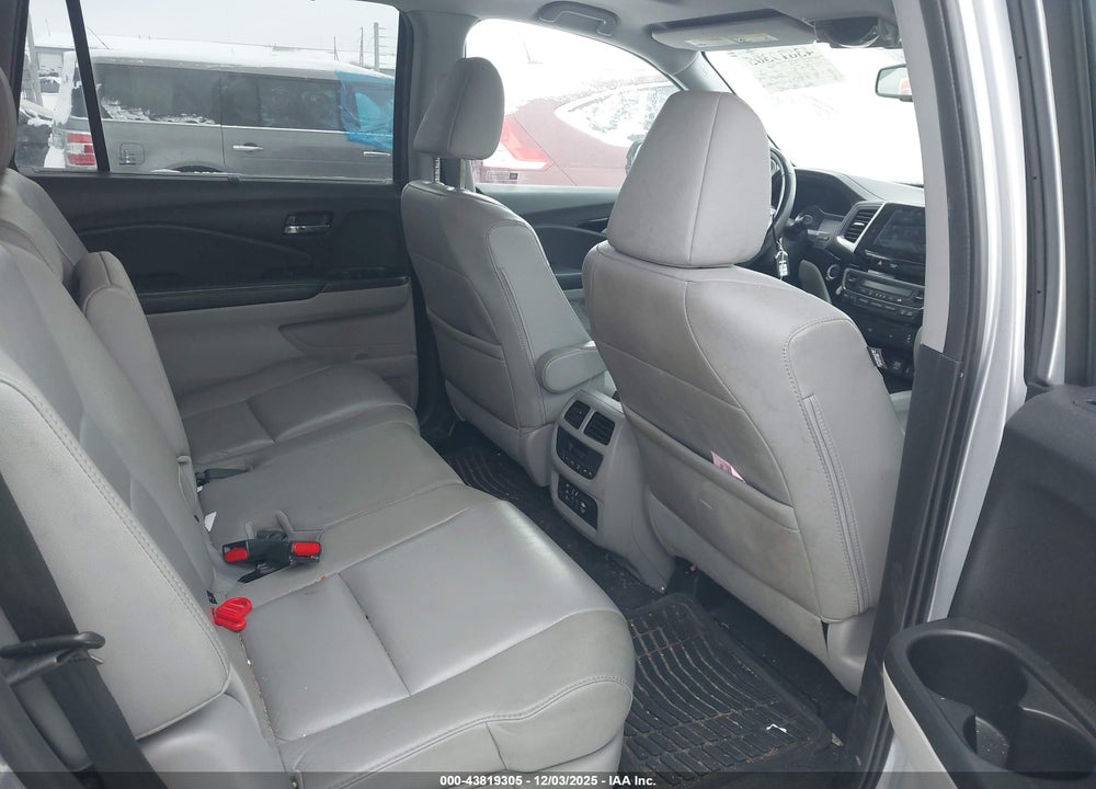 2017 HONDA PILOT TOURING VIN: 5FNYF6H90HB035285