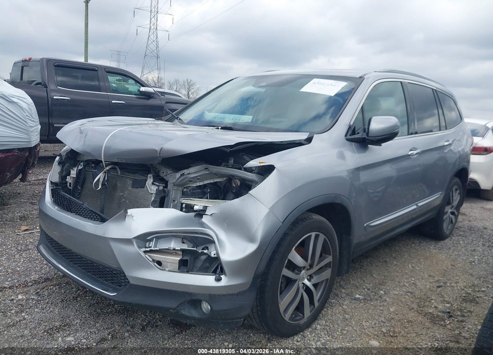 2017 HONDA PILOT TOURING VIN: 5FNYF6H90HB035285